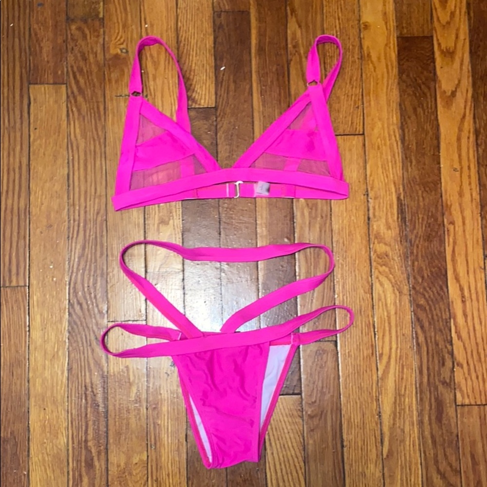 Gorgeous pink bikini set
